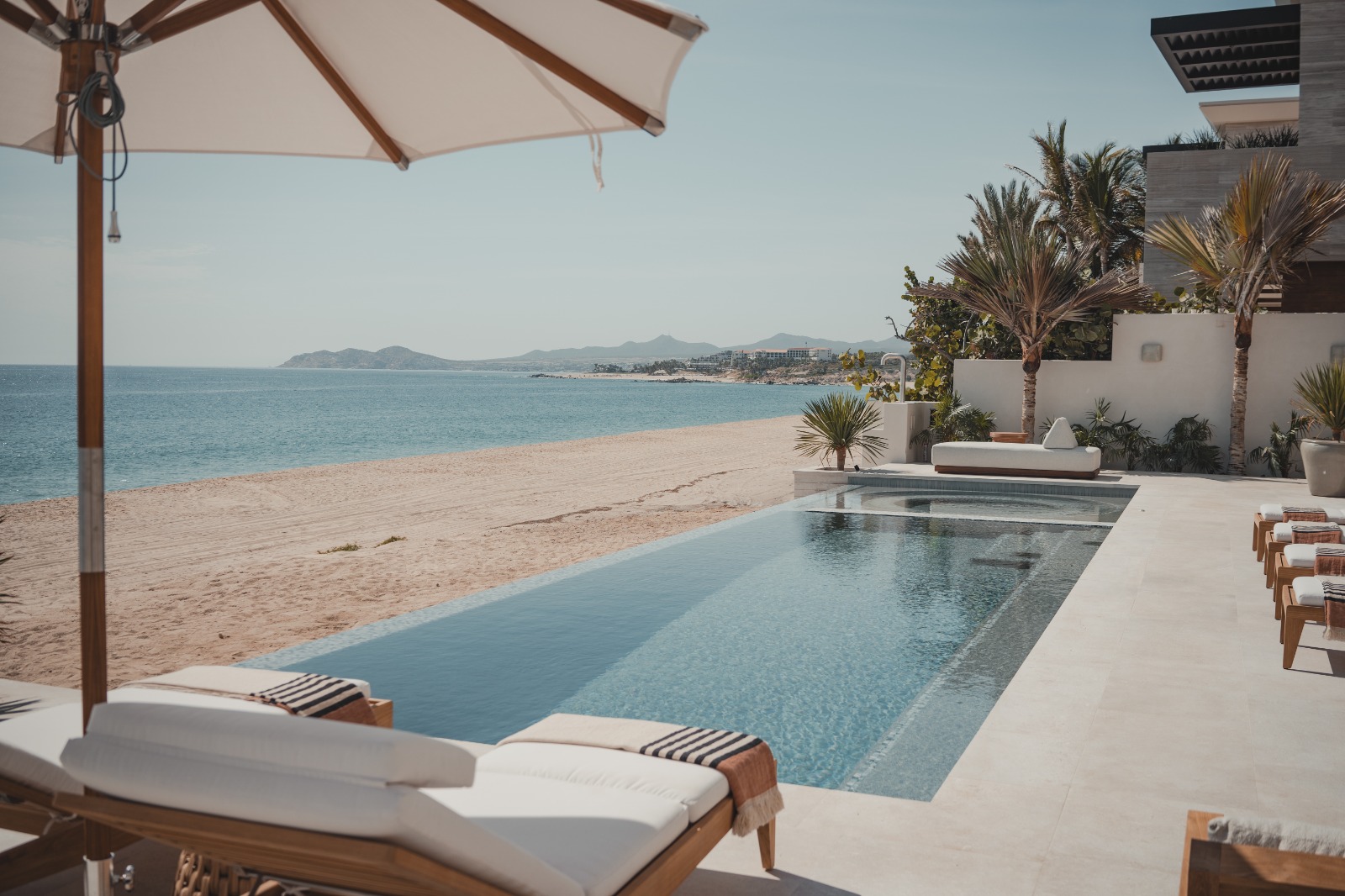 Beachfront residence in Los Cabos